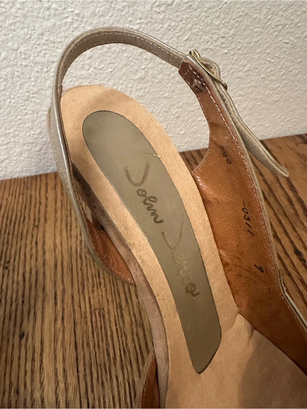 John Jerro Women's Two-Tone Beige Slingback Heels
